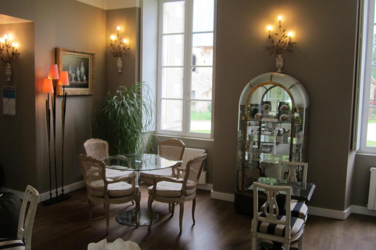 בורז'ה Chateau De Lazenay - Residence Hoteliere מראה חיצוני תמונה