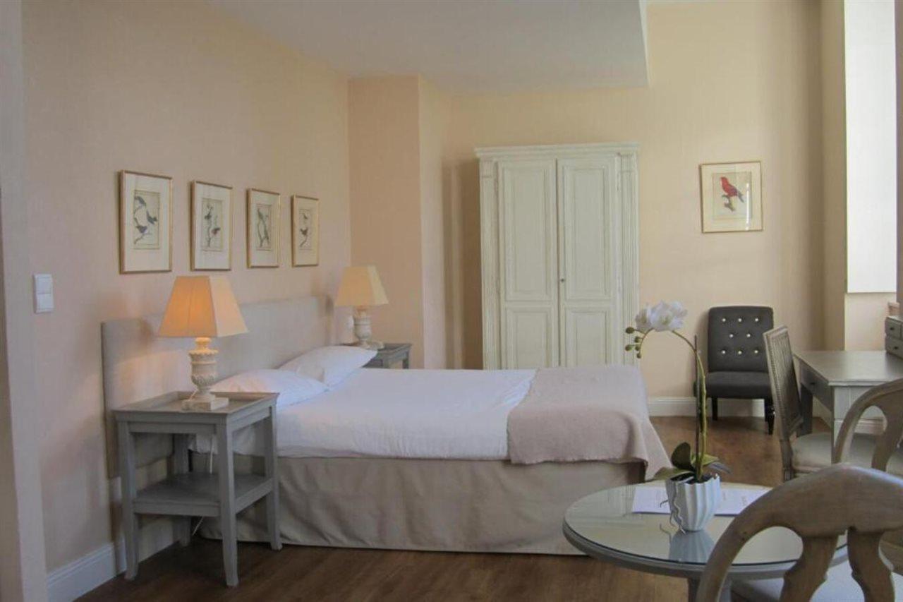 בורז'ה Chateau De Lazenay - Residence Hoteliere מראה חיצוני תמונה