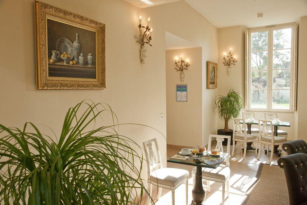 בורז'ה Chateau De Lazenay - Residence Hoteliere מראה חיצוני תמונה