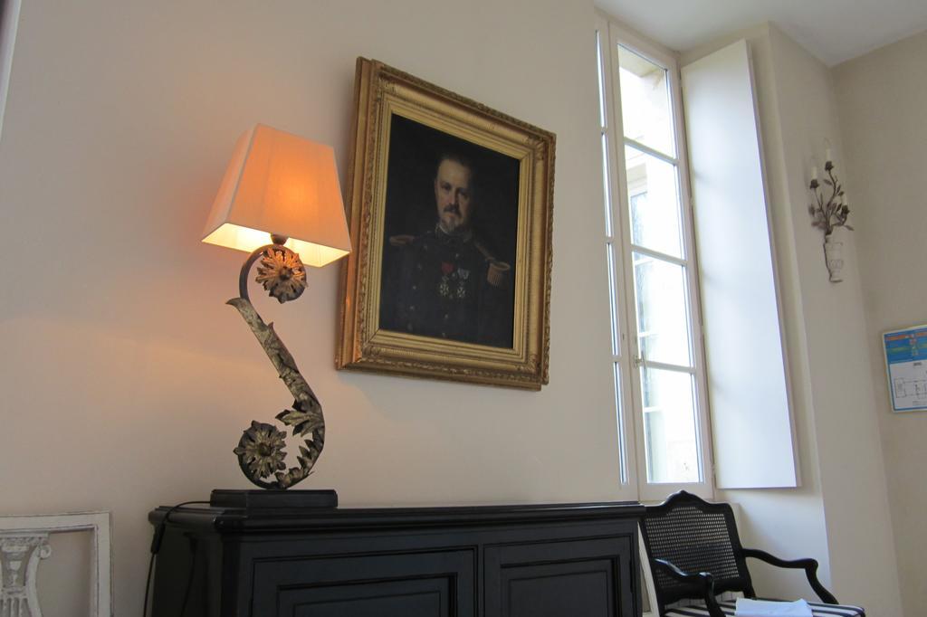 בורז'ה Chateau De Lazenay - Residence Hoteliere מראה חיצוני תמונה
