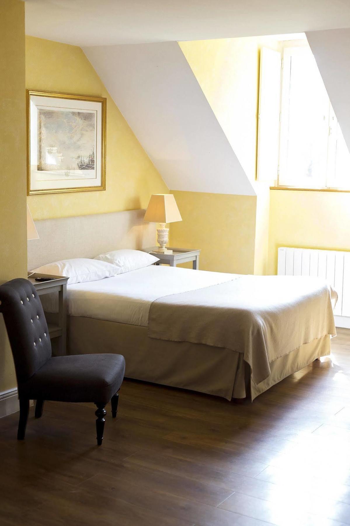 בורז'ה Chateau De Lazenay - Residence Hoteliere מראה חיצוני תמונה