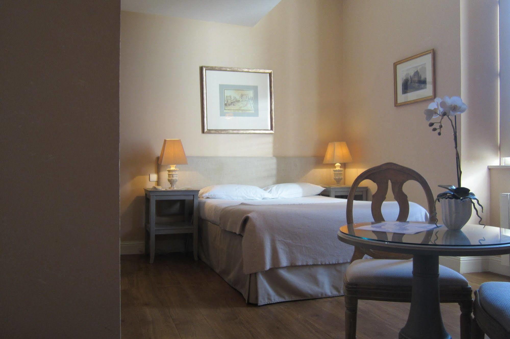 בורז'ה Chateau De Lazenay - Residence Hoteliere מראה חיצוני תמונה