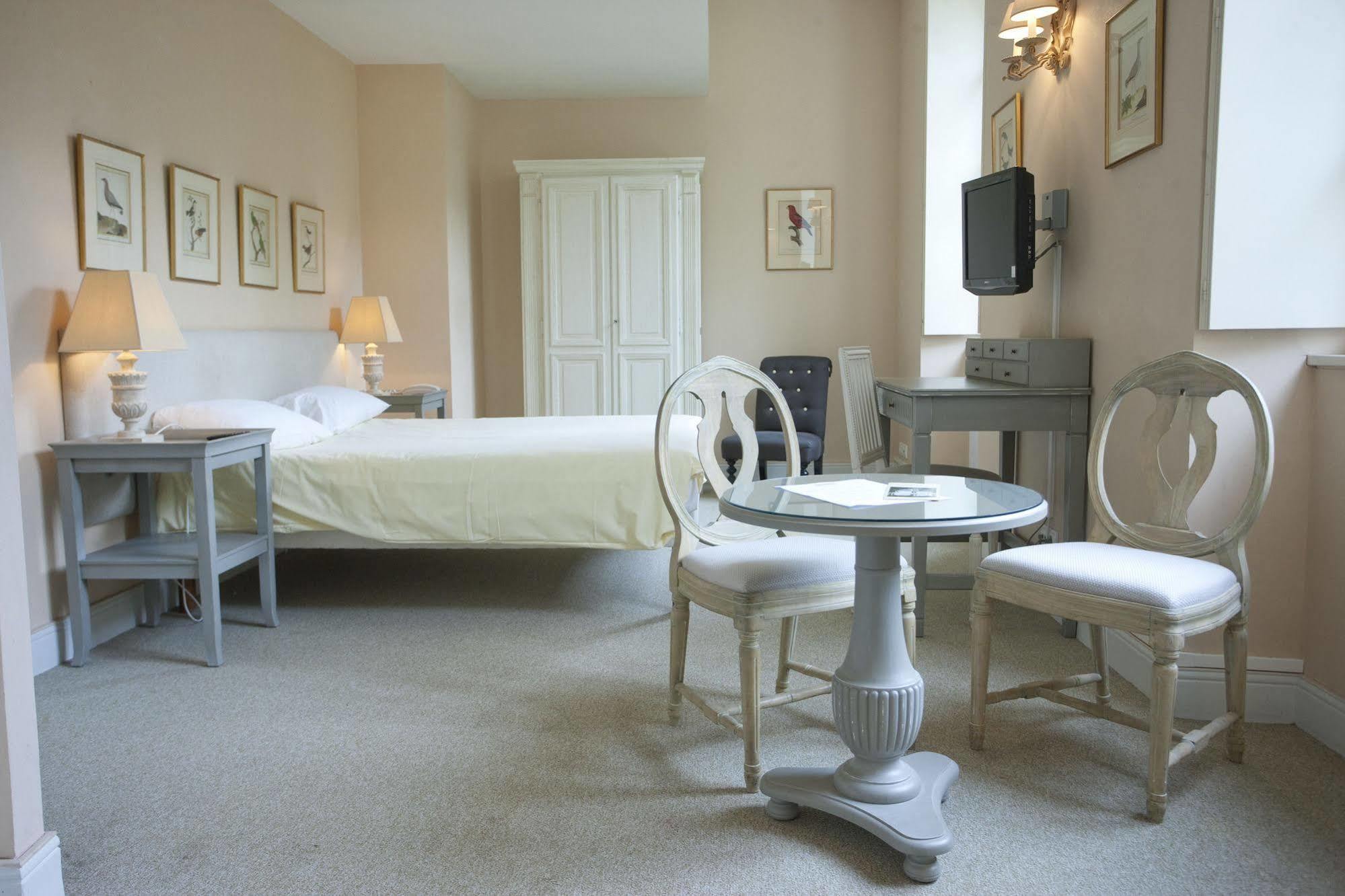 בורז'ה Chateau De Lazenay - Residence Hoteliere מראה חיצוני תמונה