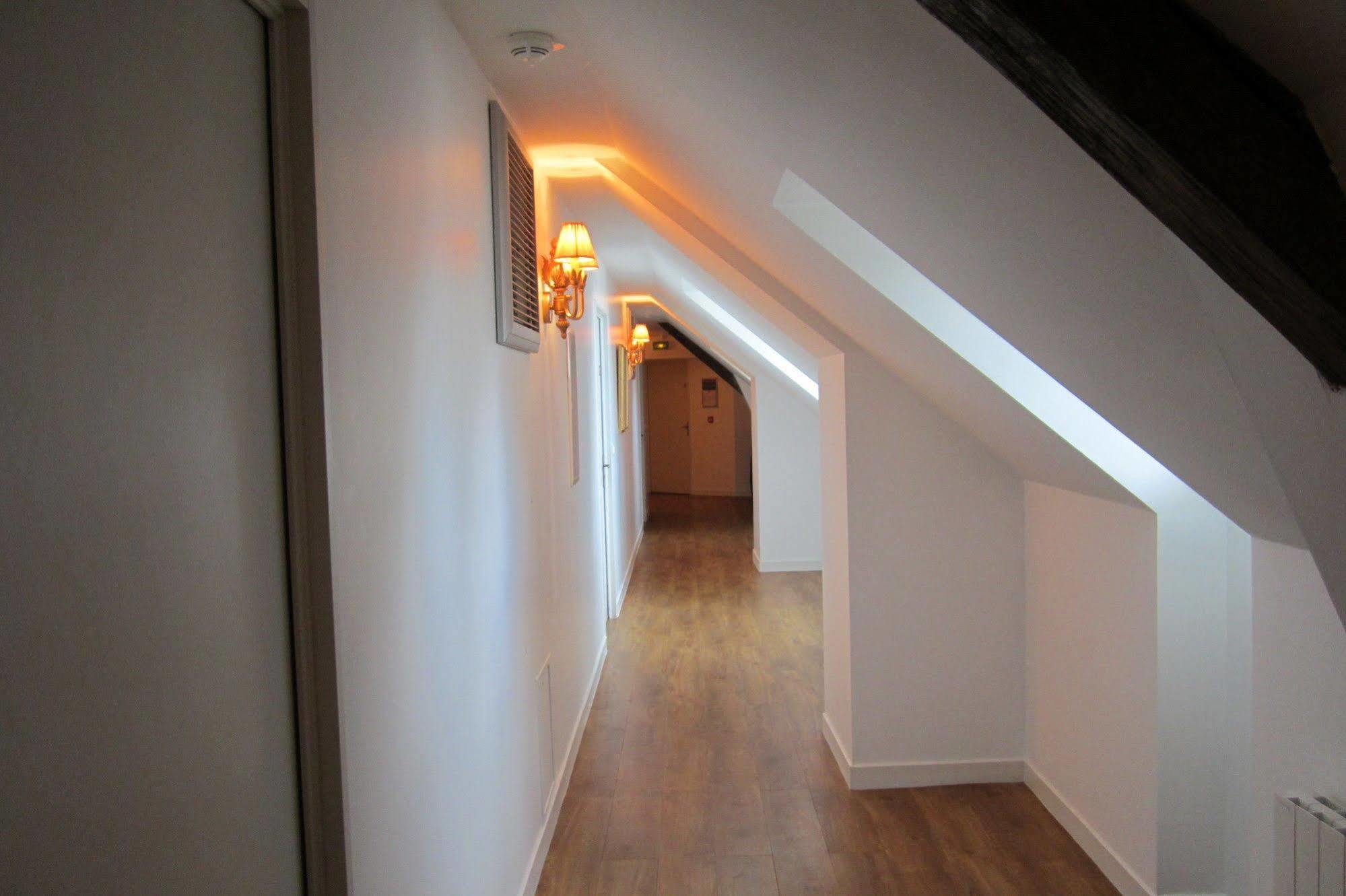 בורז'ה Chateau De Lazenay - Residence Hoteliere מראה חיצוני תמונה